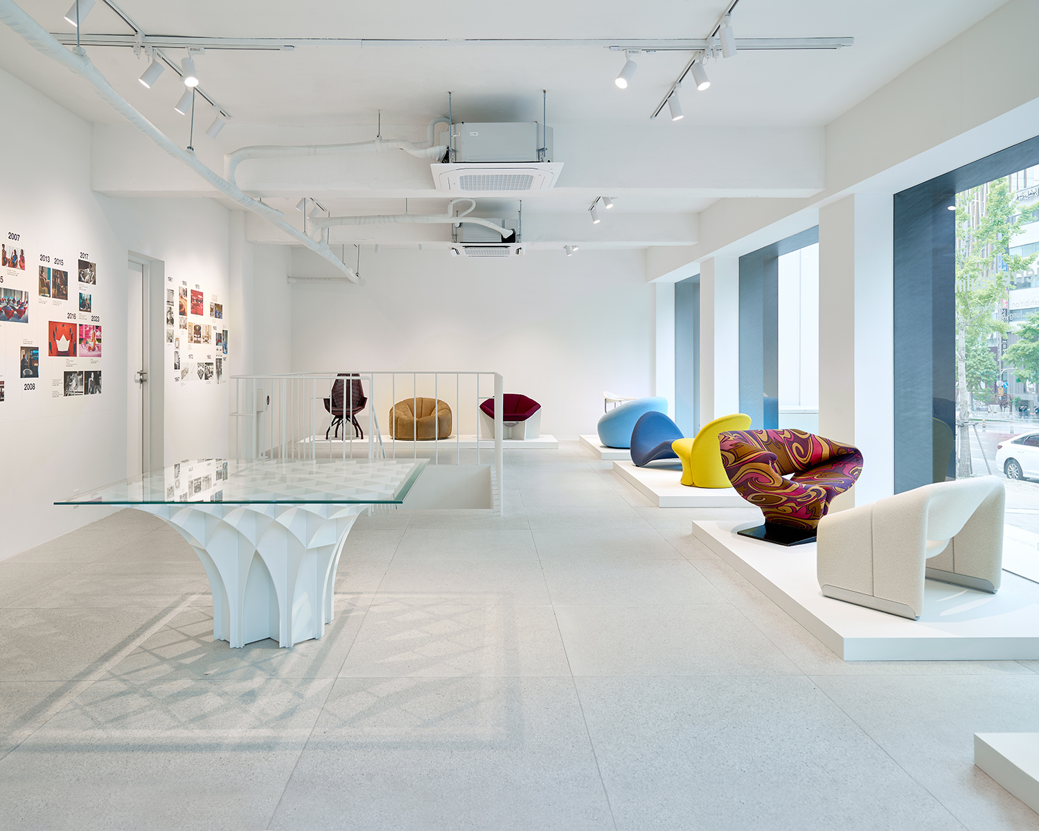 Starring - Pierre Paulin